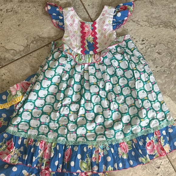 Olive Mae Girls size 7/8 Back To School Apples tunic & matching capri pant-adorb - Picture 3 of 11